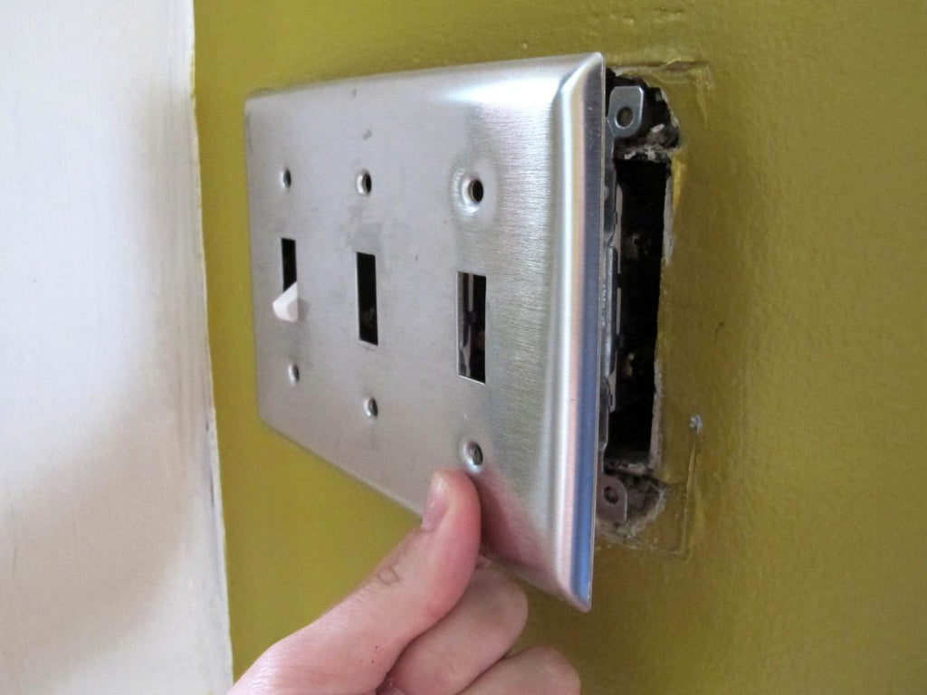 A Guide to Changing a Light Switch Plate