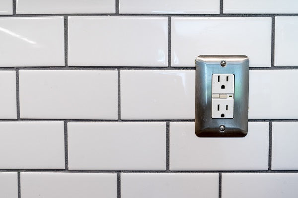 Smart Light Switches vs. Traditional Wall Plates
