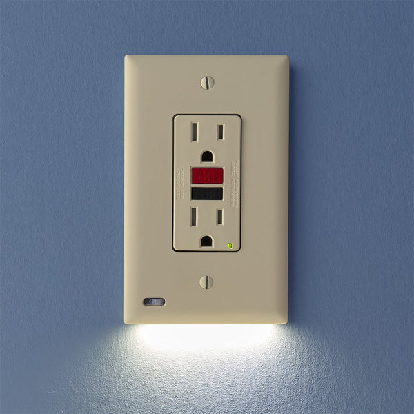 SnapPower GuideLight 2PLUS - Ivory, GFCI - Wallplate Warehouse 01 - O1GL - FIV - SP20 851322008805 1 Rocker